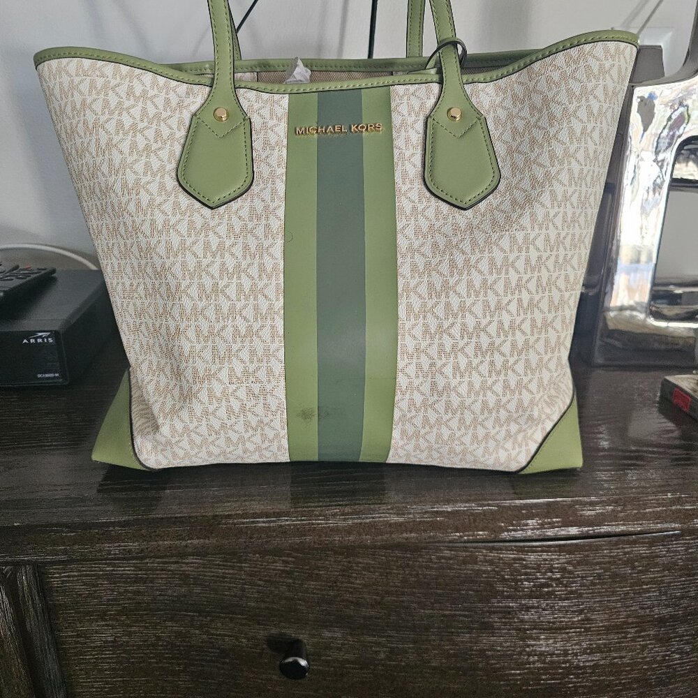 Eva Large Logo Stripe Tote Bag